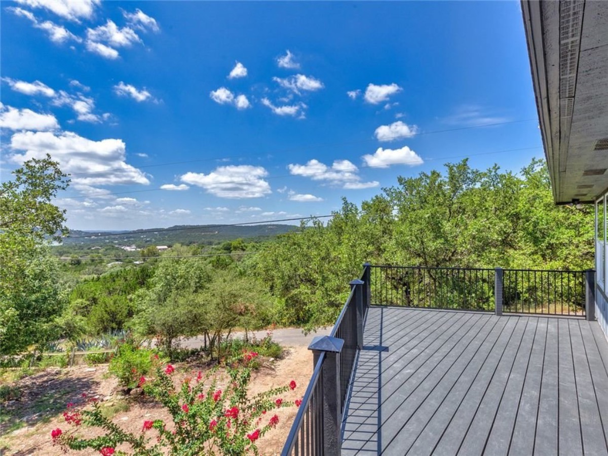 Beautifully Remodeled Modern Farmhouse. Unrestricted!