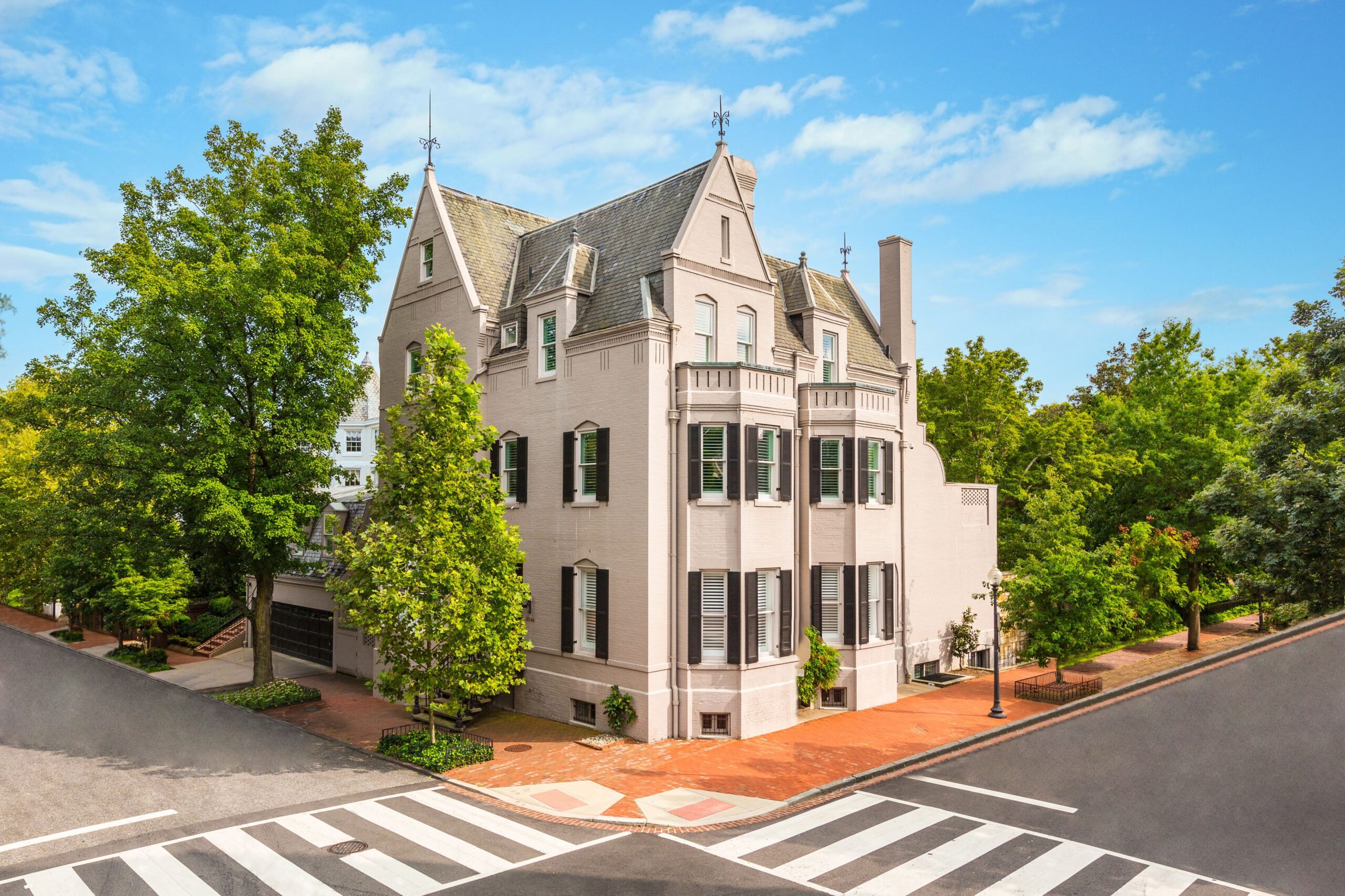 Georgetown Mansion Once Owned By Jackie O’s Mother