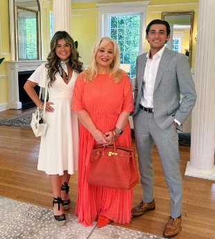 toured an incredible historic mansion in Kalorama