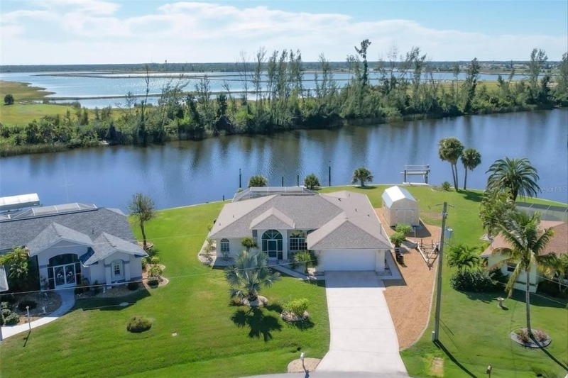 waterfront houses
