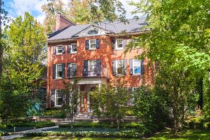 Large house in Rosedale Toronto