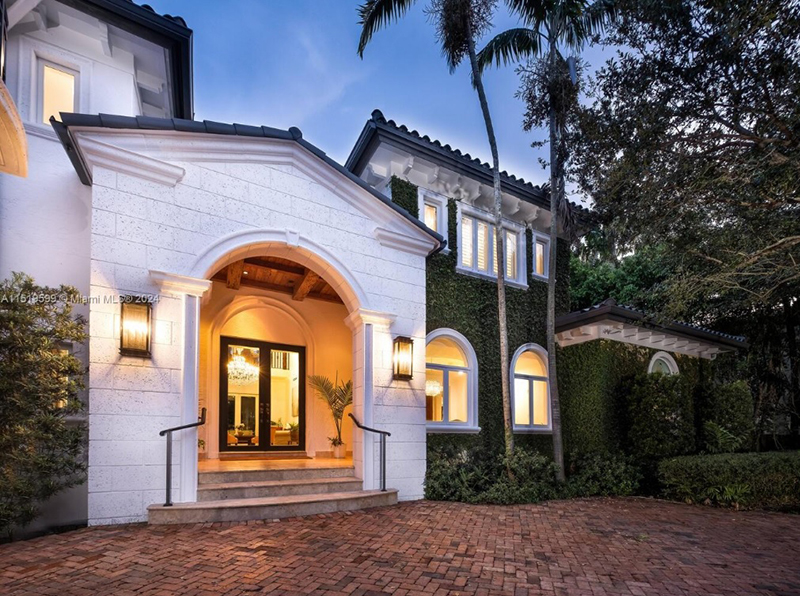 The appeal of Ponce Davis, Miami, lies in its balance of privacy and architectural detail.