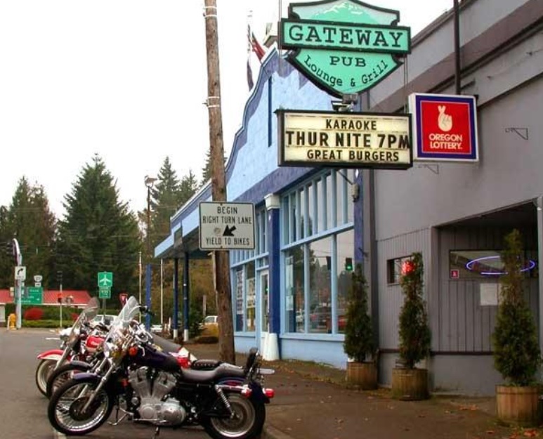 Everyday life in Sandy includes longtime local spots, casual nights out, and familiar faces around town.