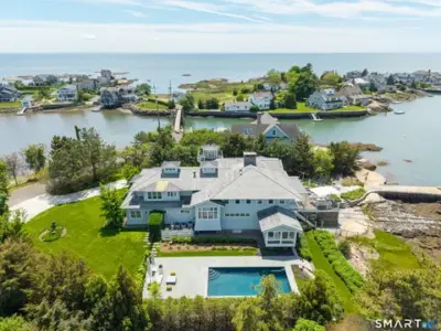 Beautiful shoreline homes for buyers moving to Connecticut