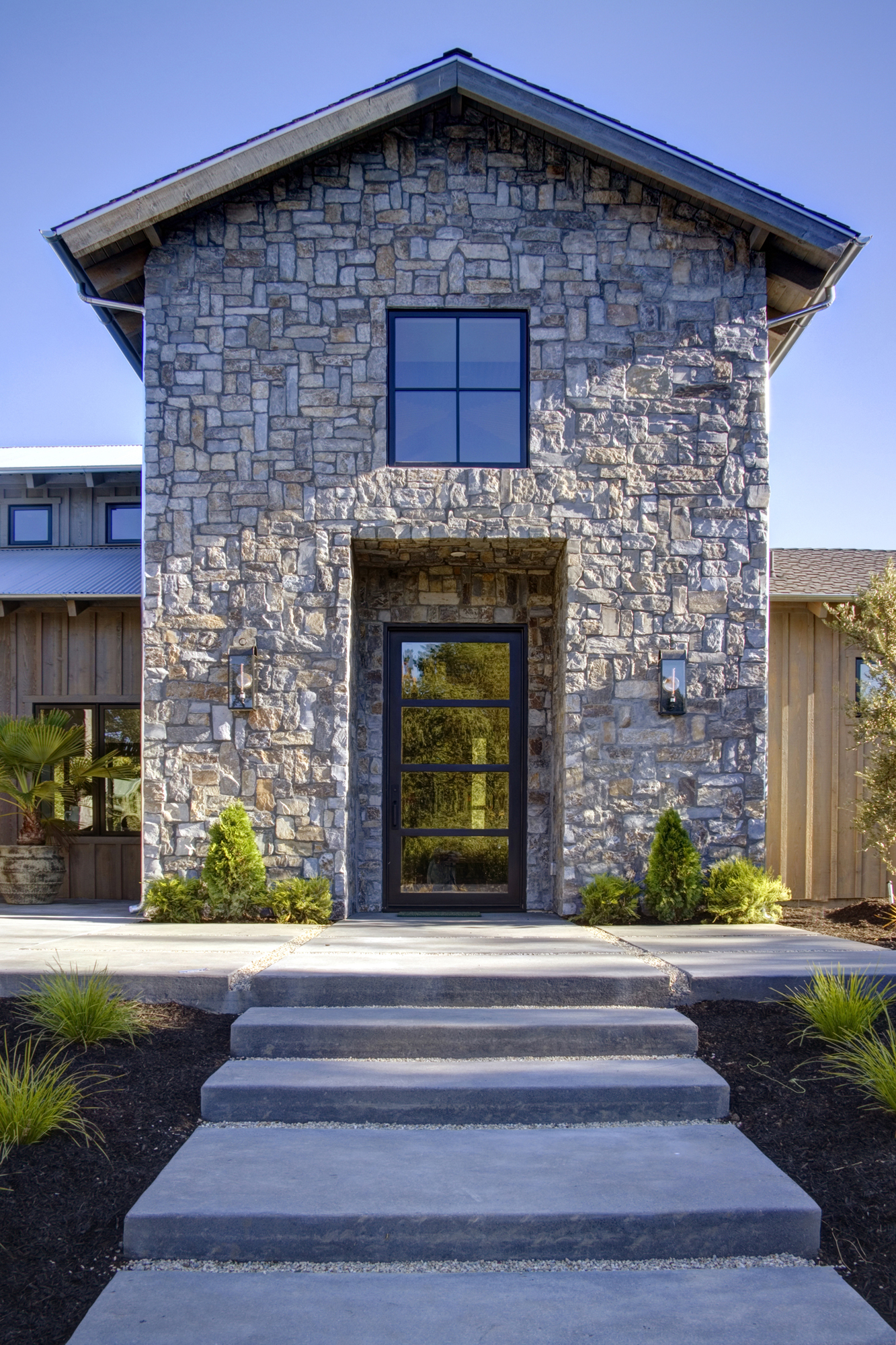 03 smaller- 199ZinfandelLane