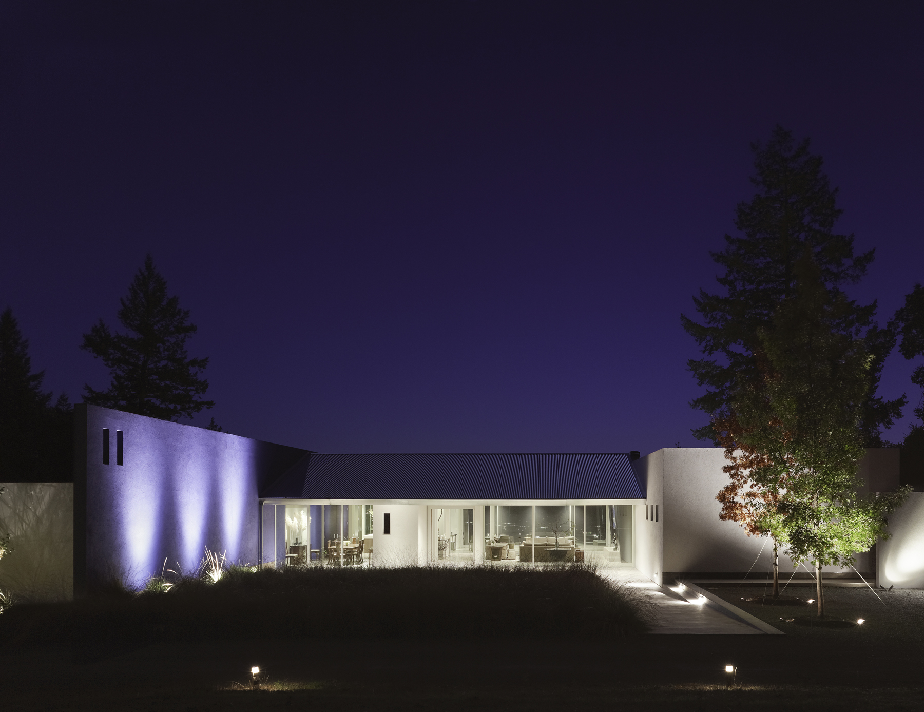 04 LivingstoneExtNight05-EDIT- 660LindaFalls