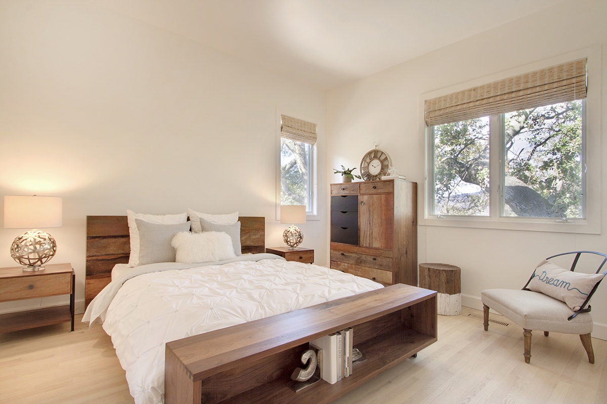 19 8photo - 2373NThird