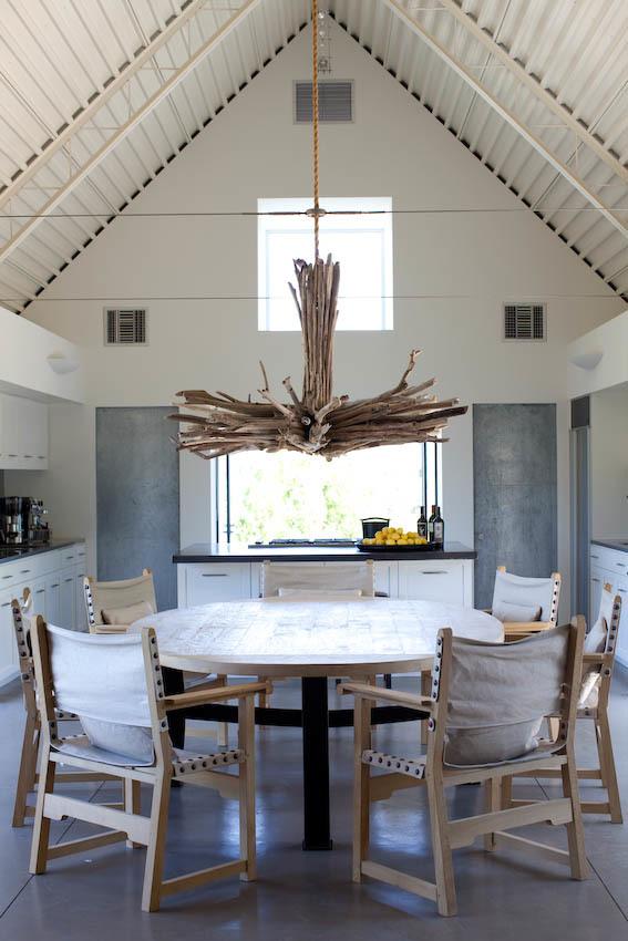 L O V E  T H E  L I G H T