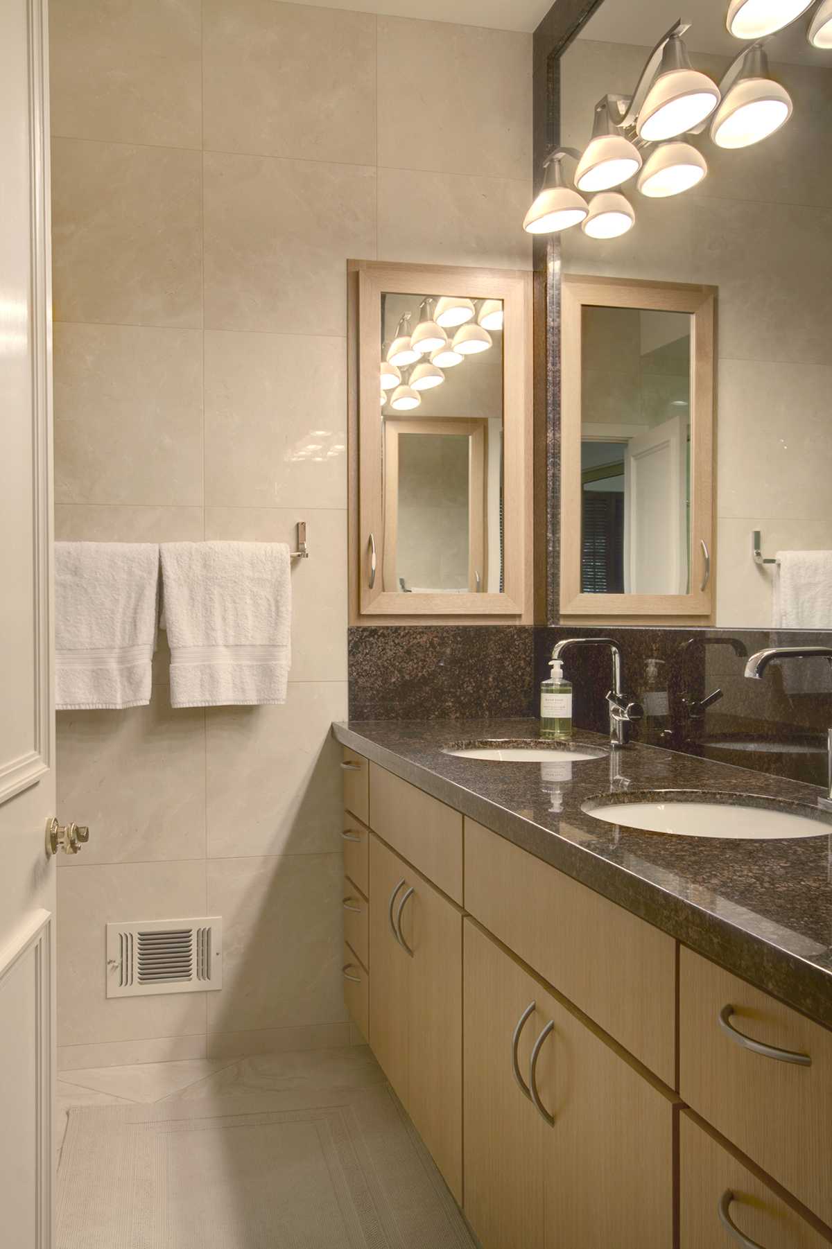 22 - 12photo - 173KnollPlace