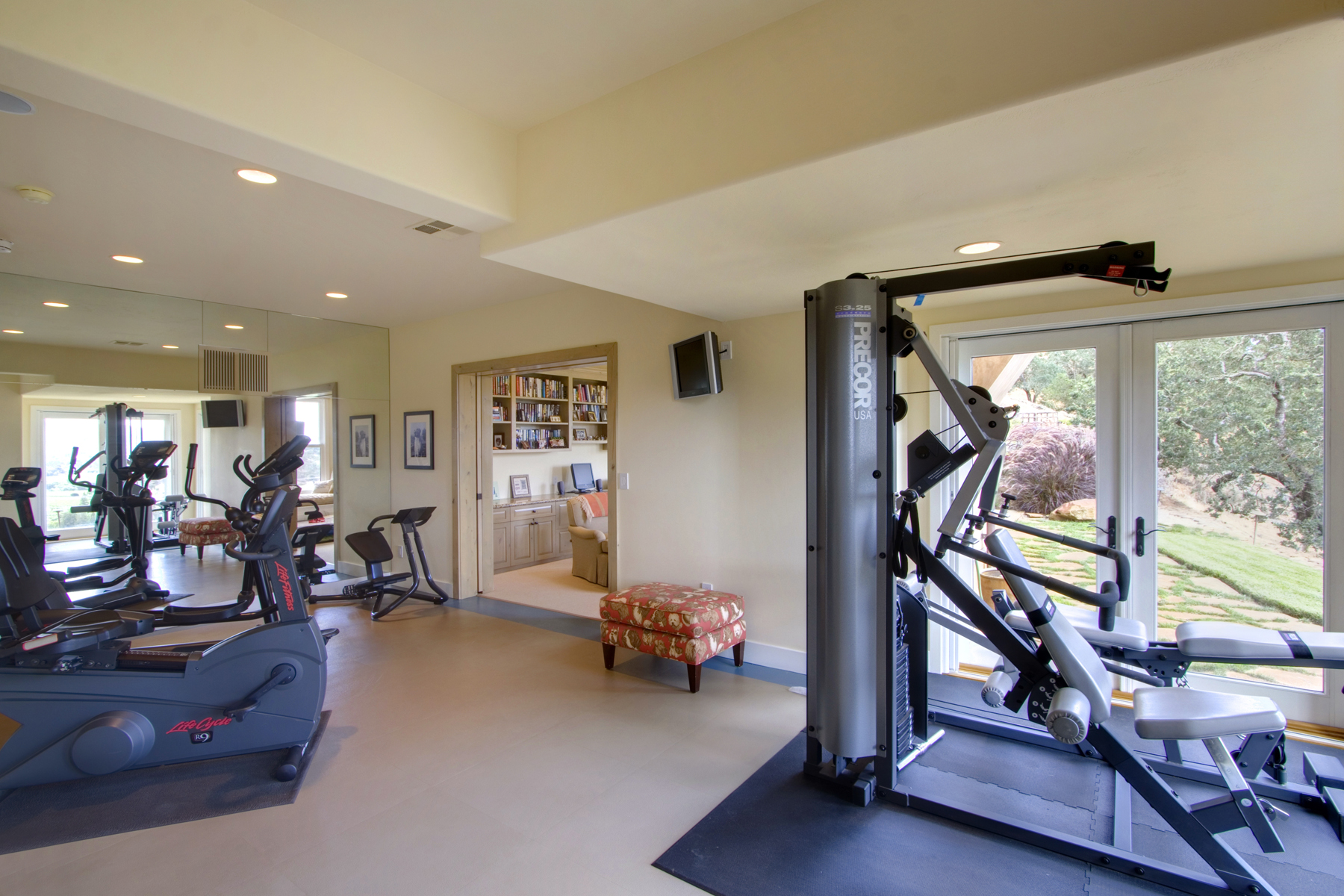 23 12photo- 7040SilveradoTrl