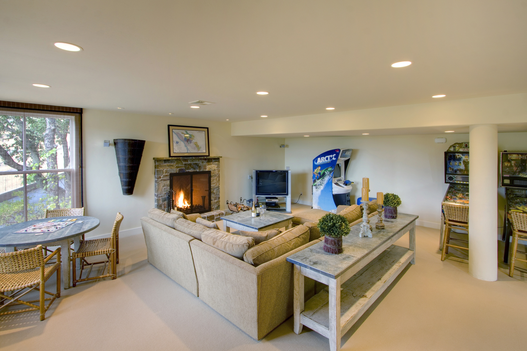 24 13photo- 7040SilveradoTrl