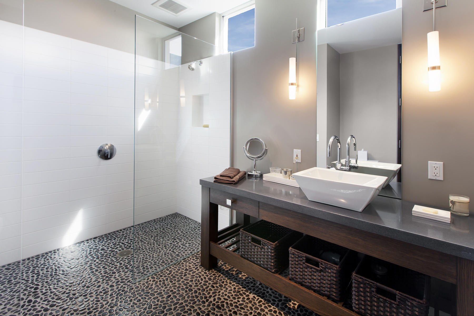 24 660LindaFalls 1Bath- 660LindaFalls