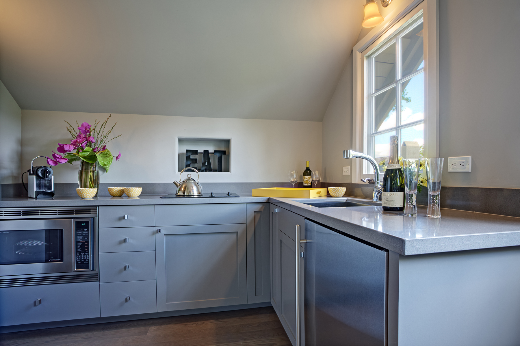 28 1245HudsonKitchen- 1245HudsonAve