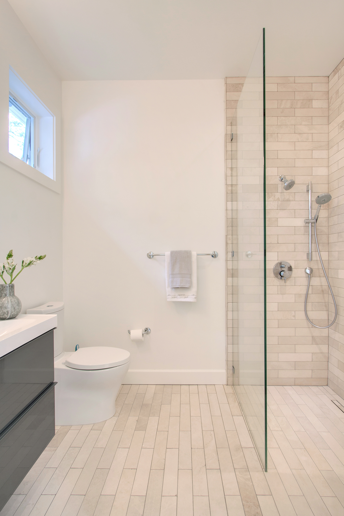 28 22photo - 2373NThird