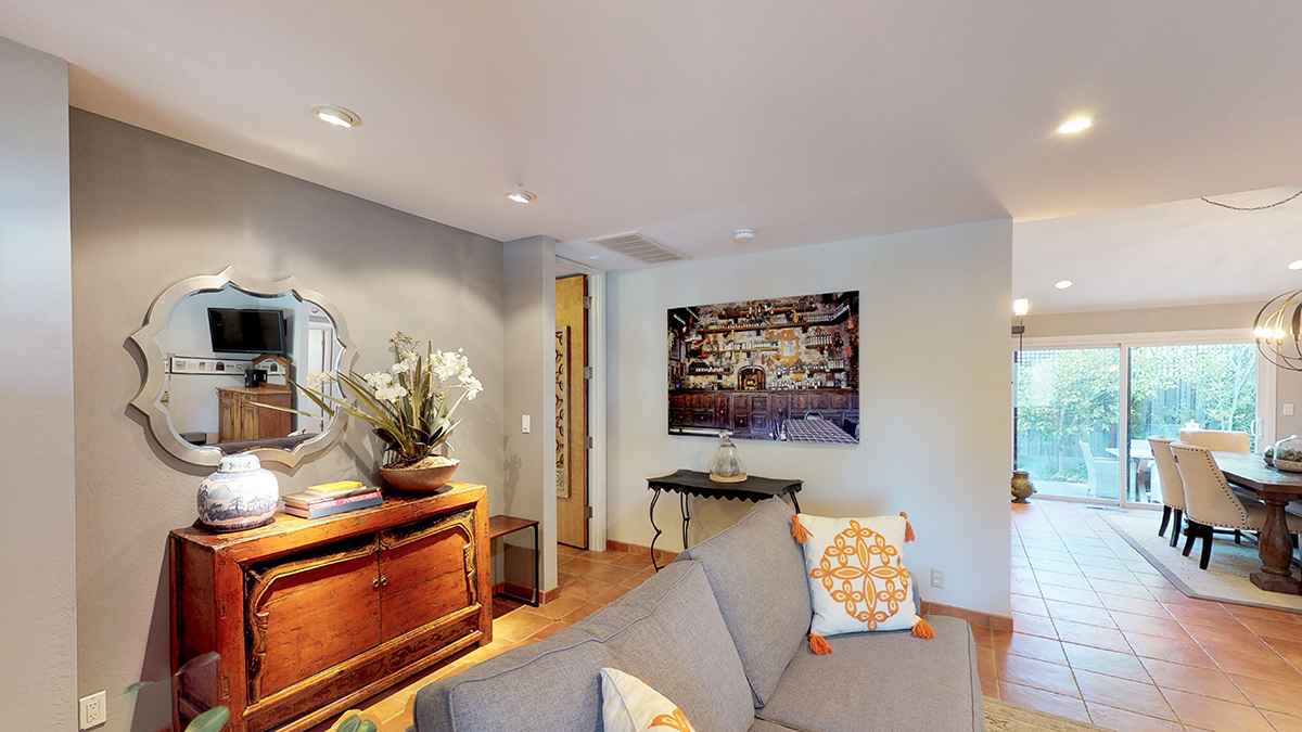 08 - Tainer_Street_Photo- 1550TainterStreet