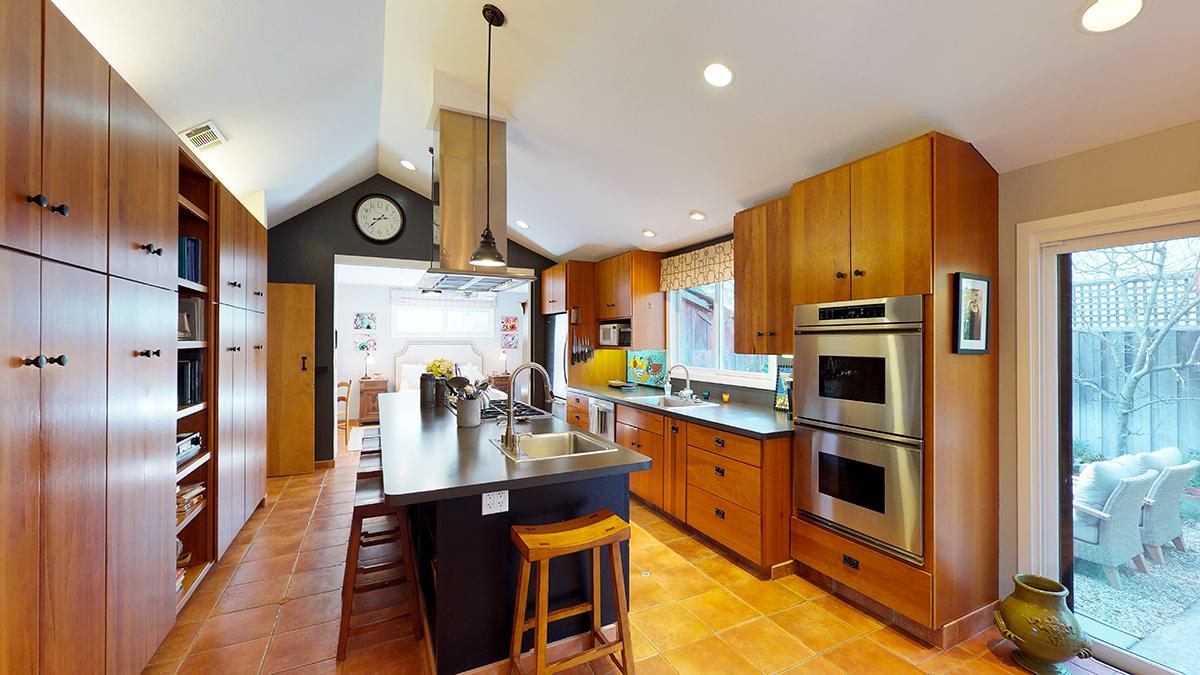 13 - Tainer_Street_Photo-14- 1550TainterStreet