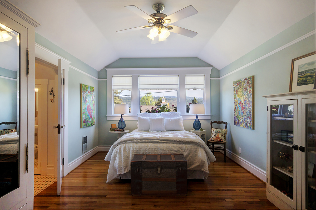 20 1 IMG_0002And10more_Interior 2_EDITED - 1407KearneyStreet