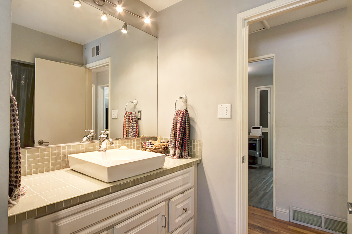 21 8photo - 1512StocktonStreet