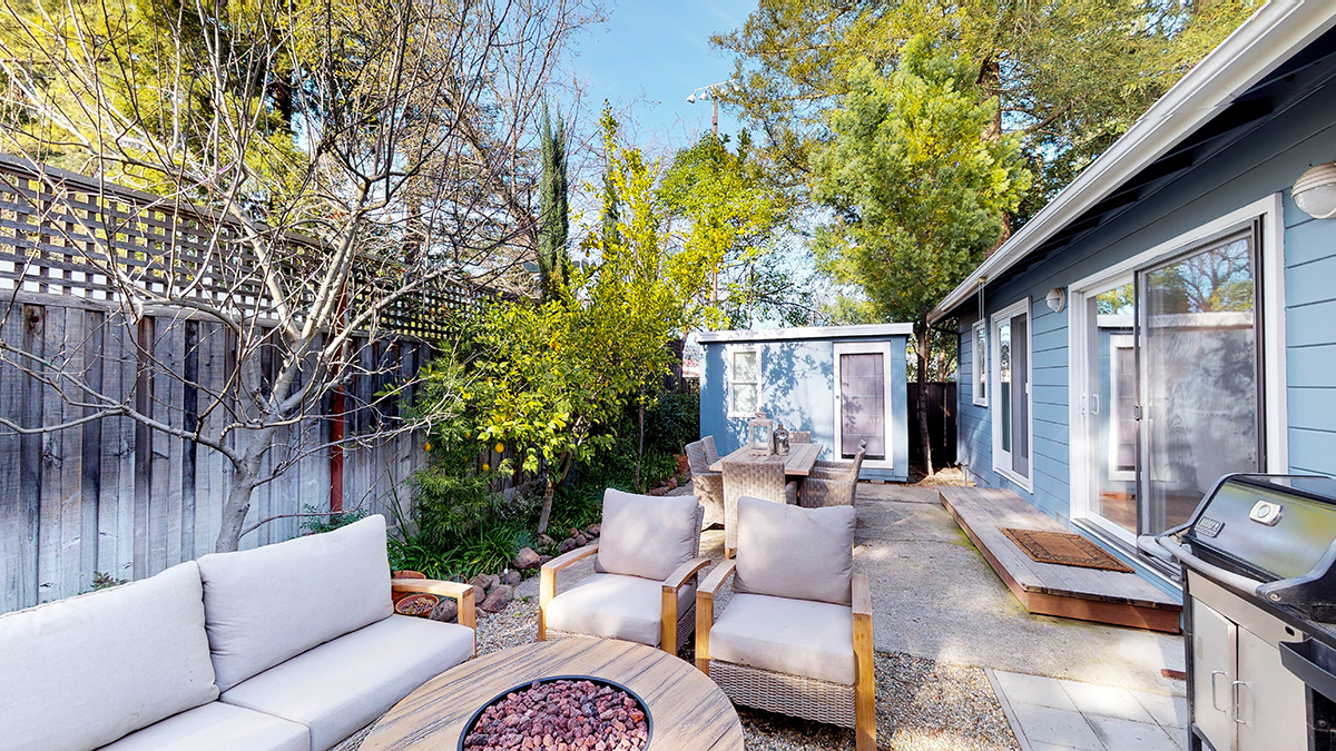 23 - Tainer_Street_Photo-16- 1550TainterStreet