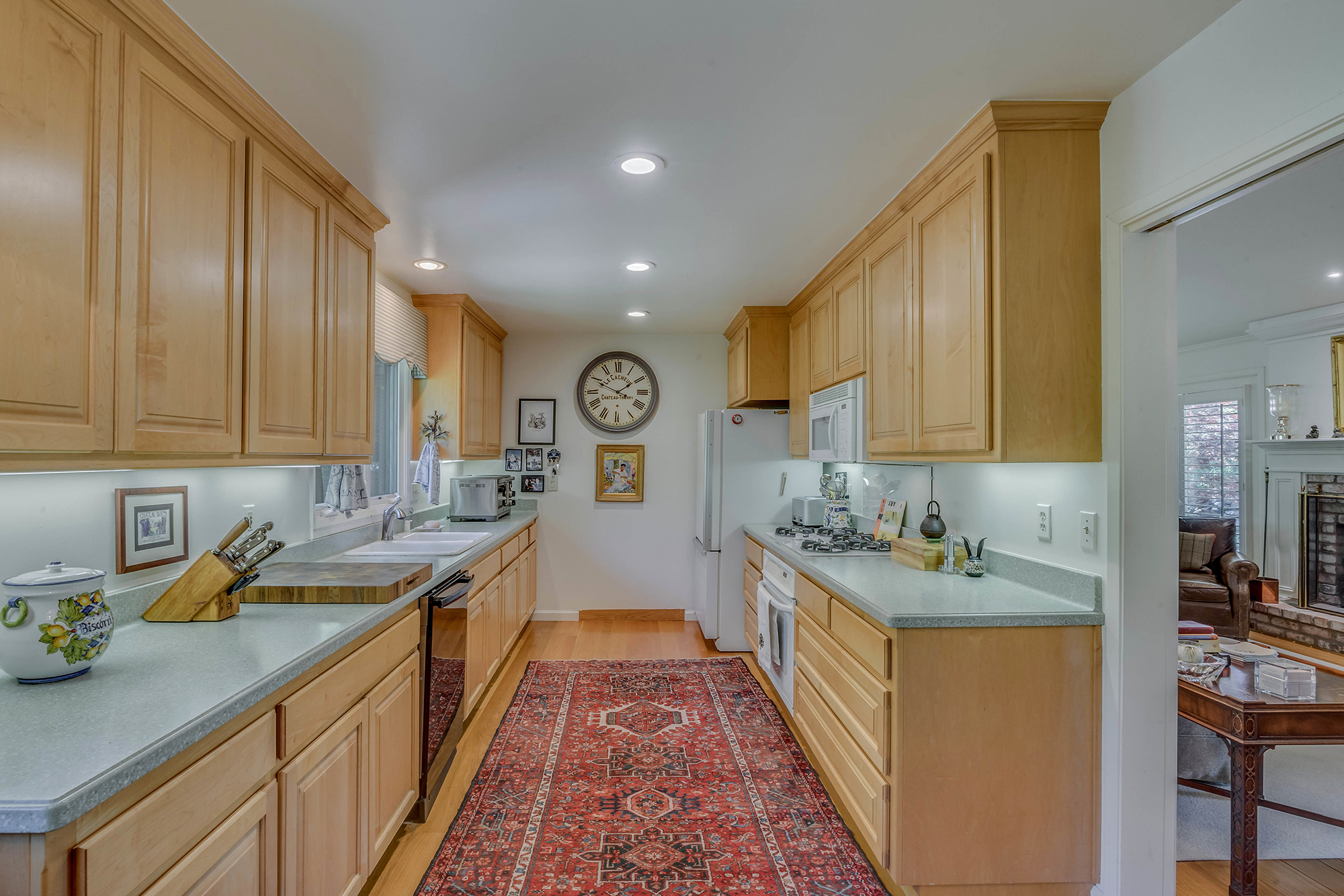 09 _DSC6195 - 2325 Spring Mountain Road