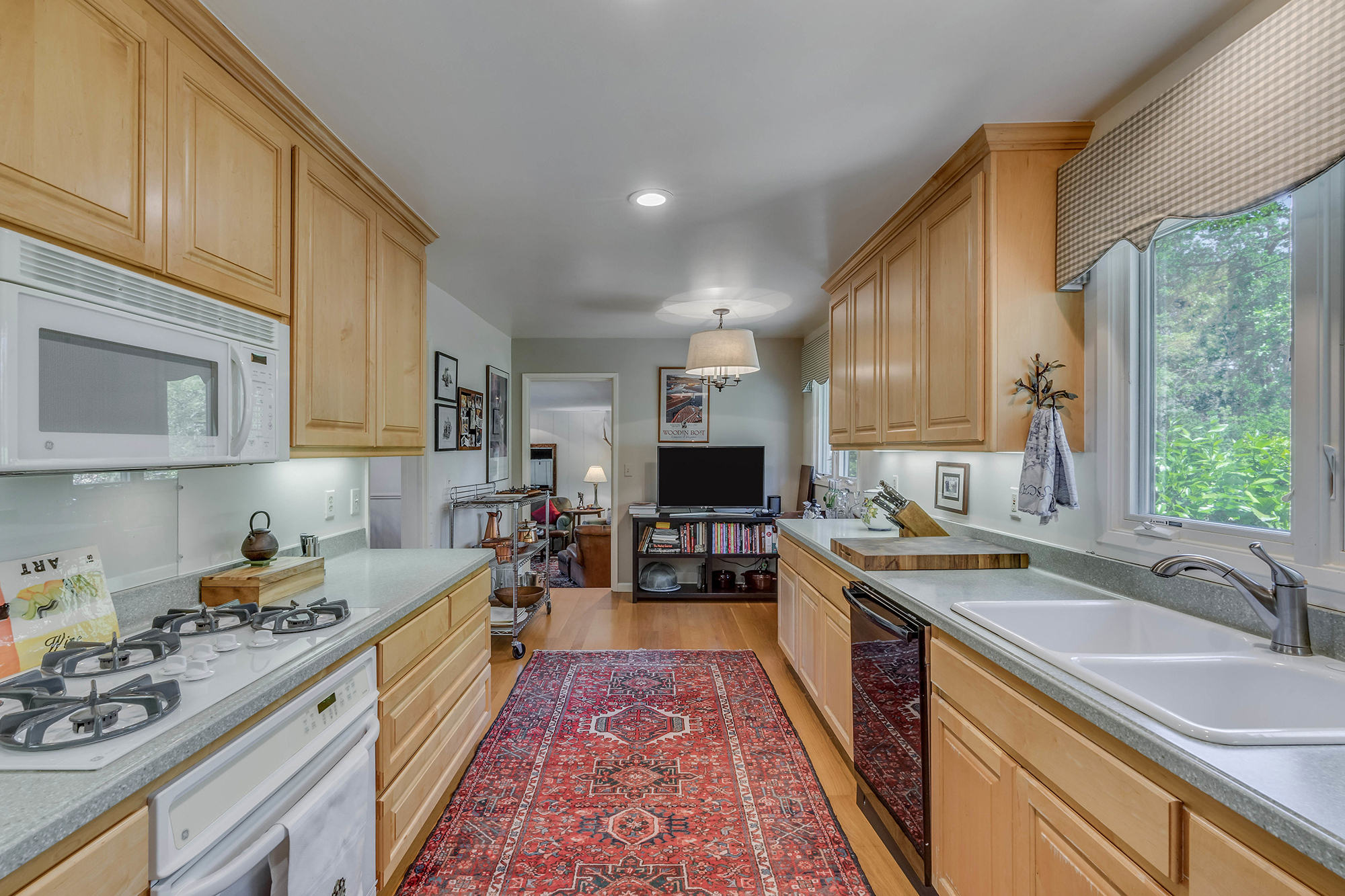 10 _DSC6202 - 2325 Spring Mountain Road