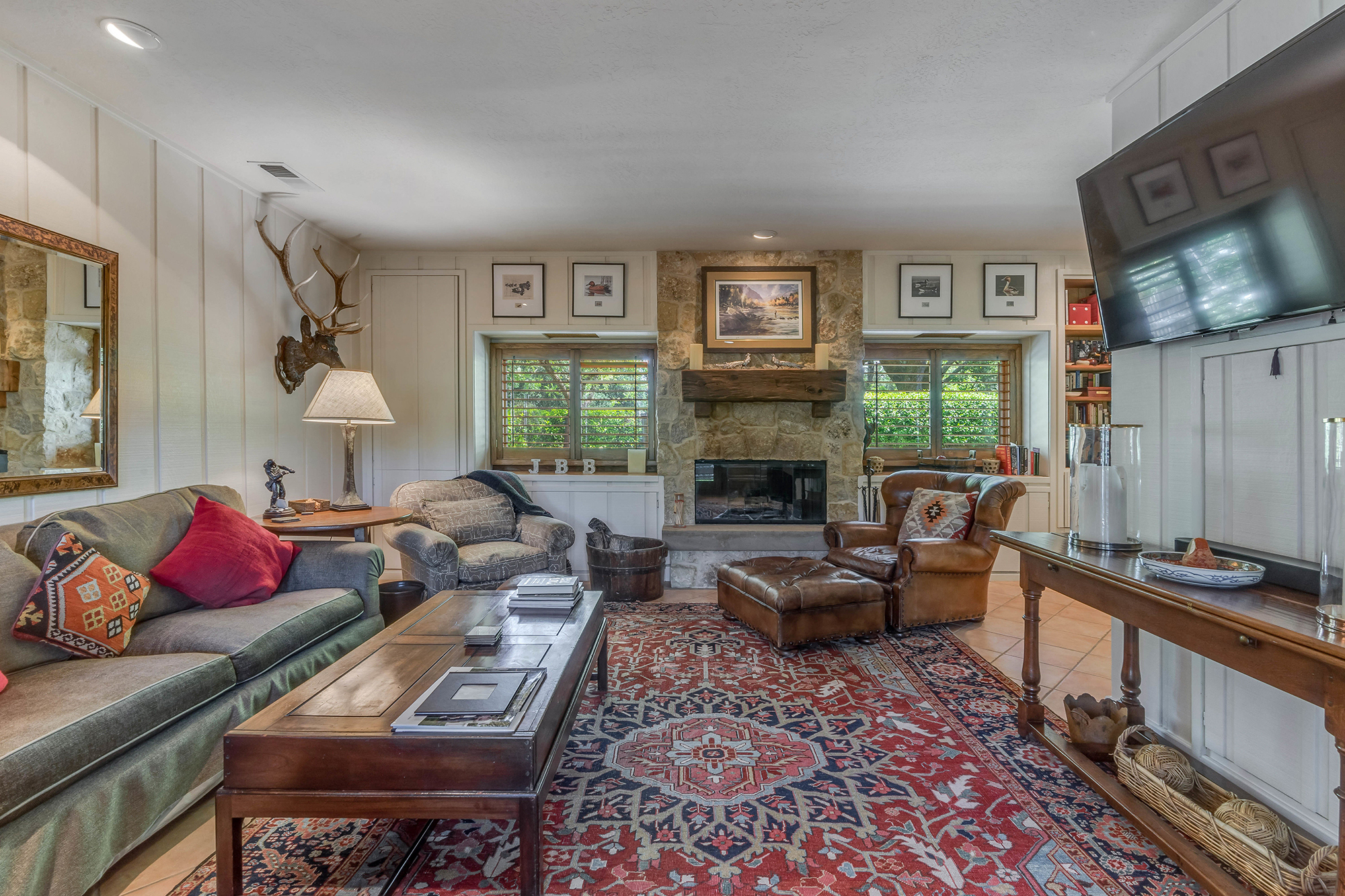 12 _DSC6220 - 2325 Spring Mountain Road