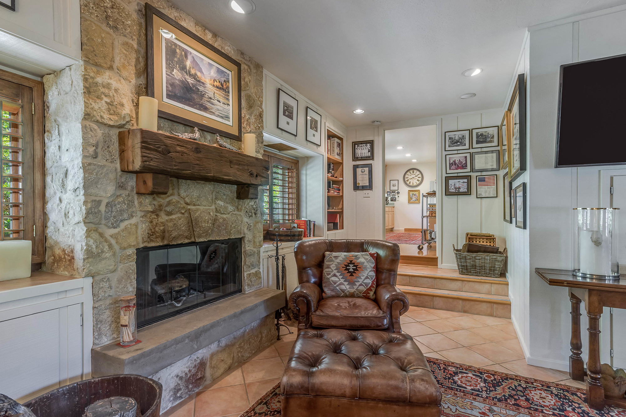 13 _DSC6227 - 2325 Spring Mountain Road