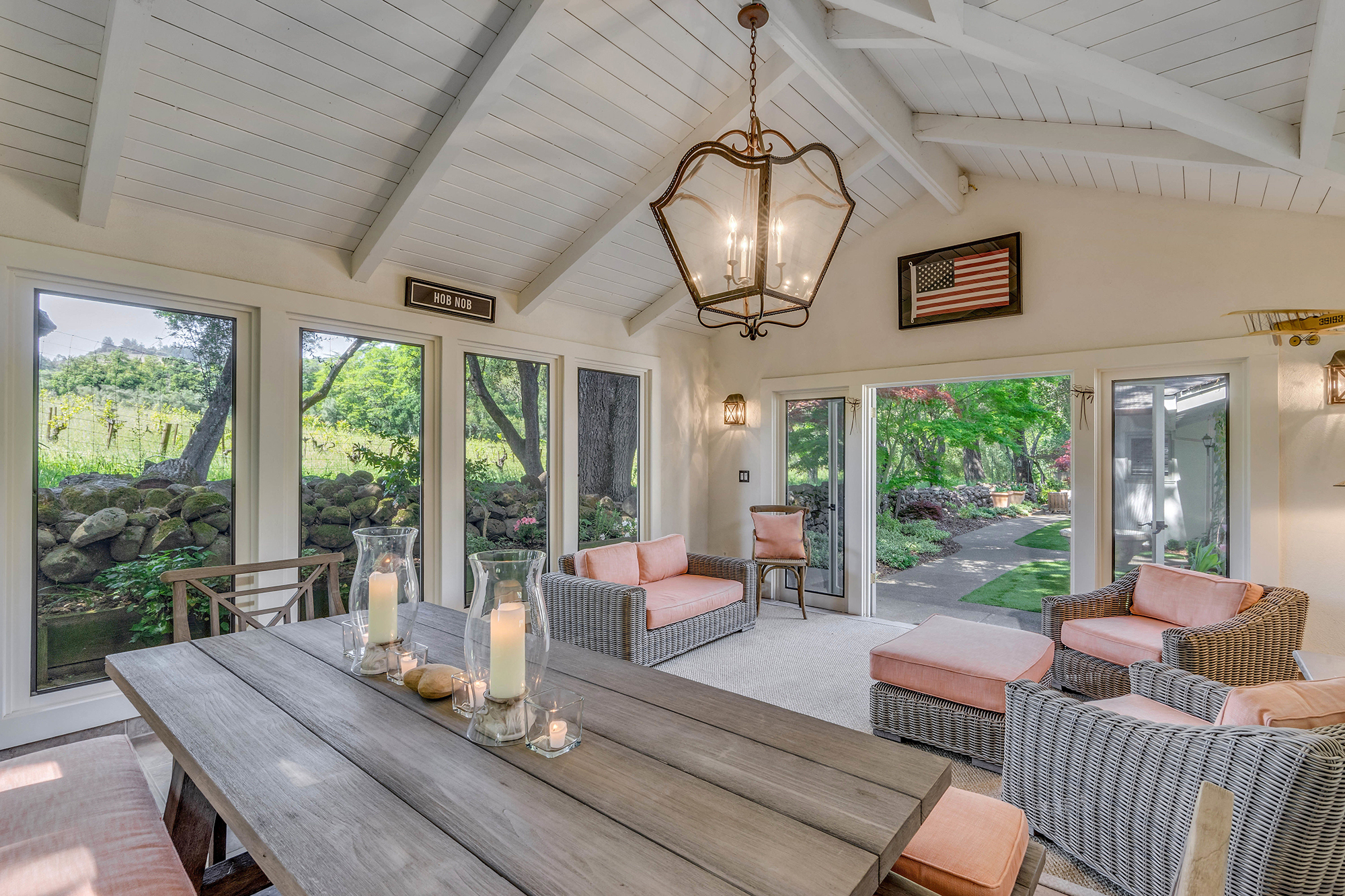 24 _DSC6259 - 2325 Spring Mountain Road