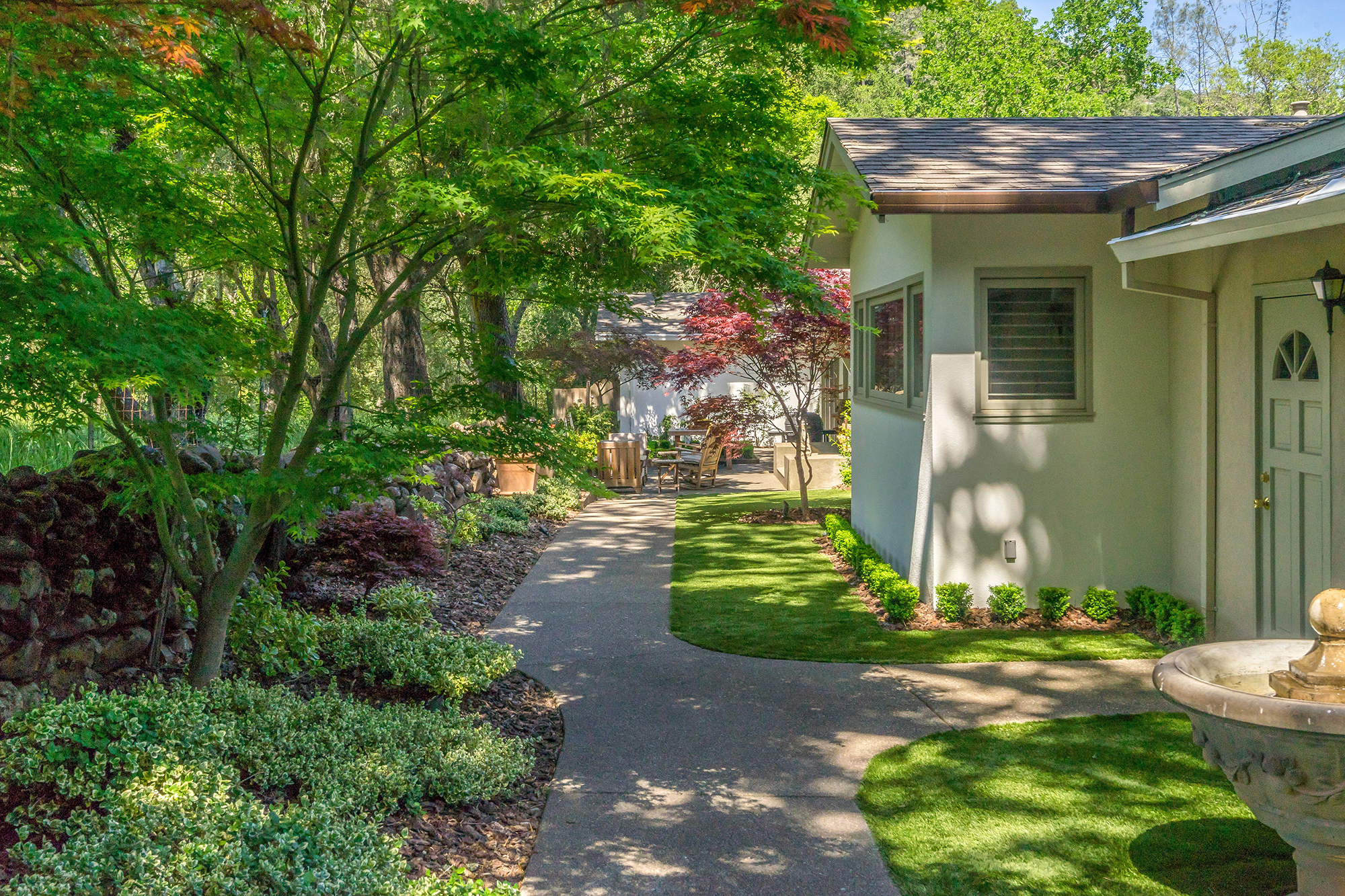 26 _DSC6245 - 2325 Spring Mountain Road