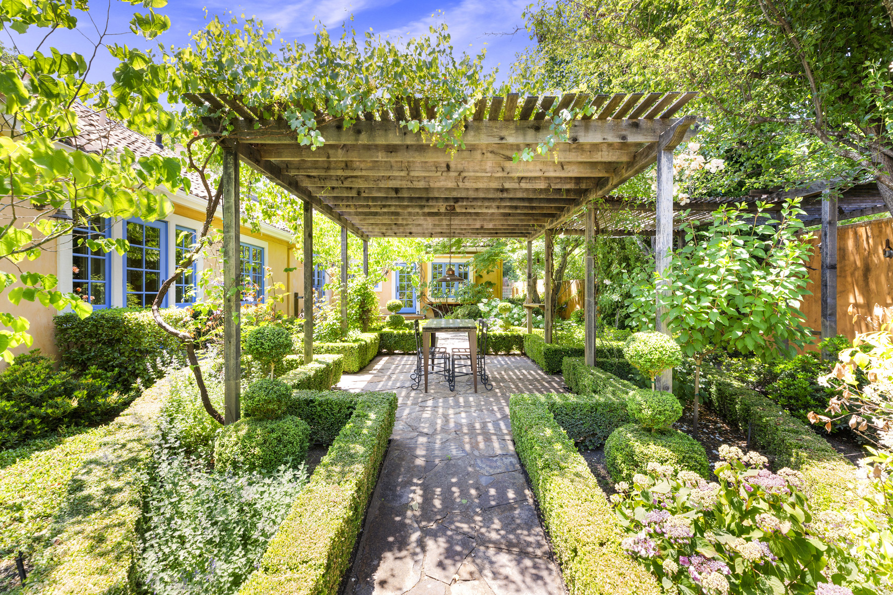 44 69EDITED 1700 DEAN YORK