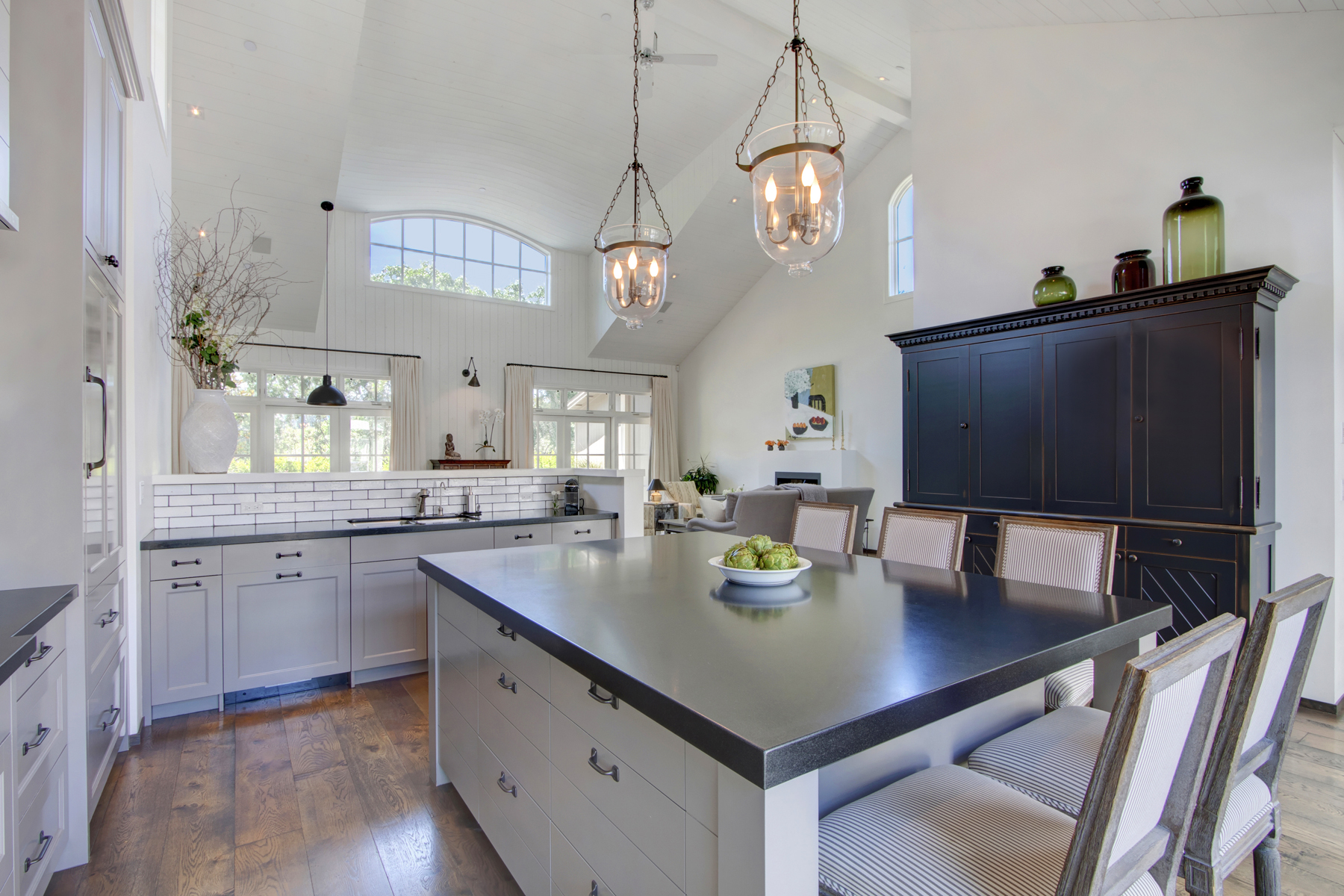 12 16photoEDIT1859_MADRONA