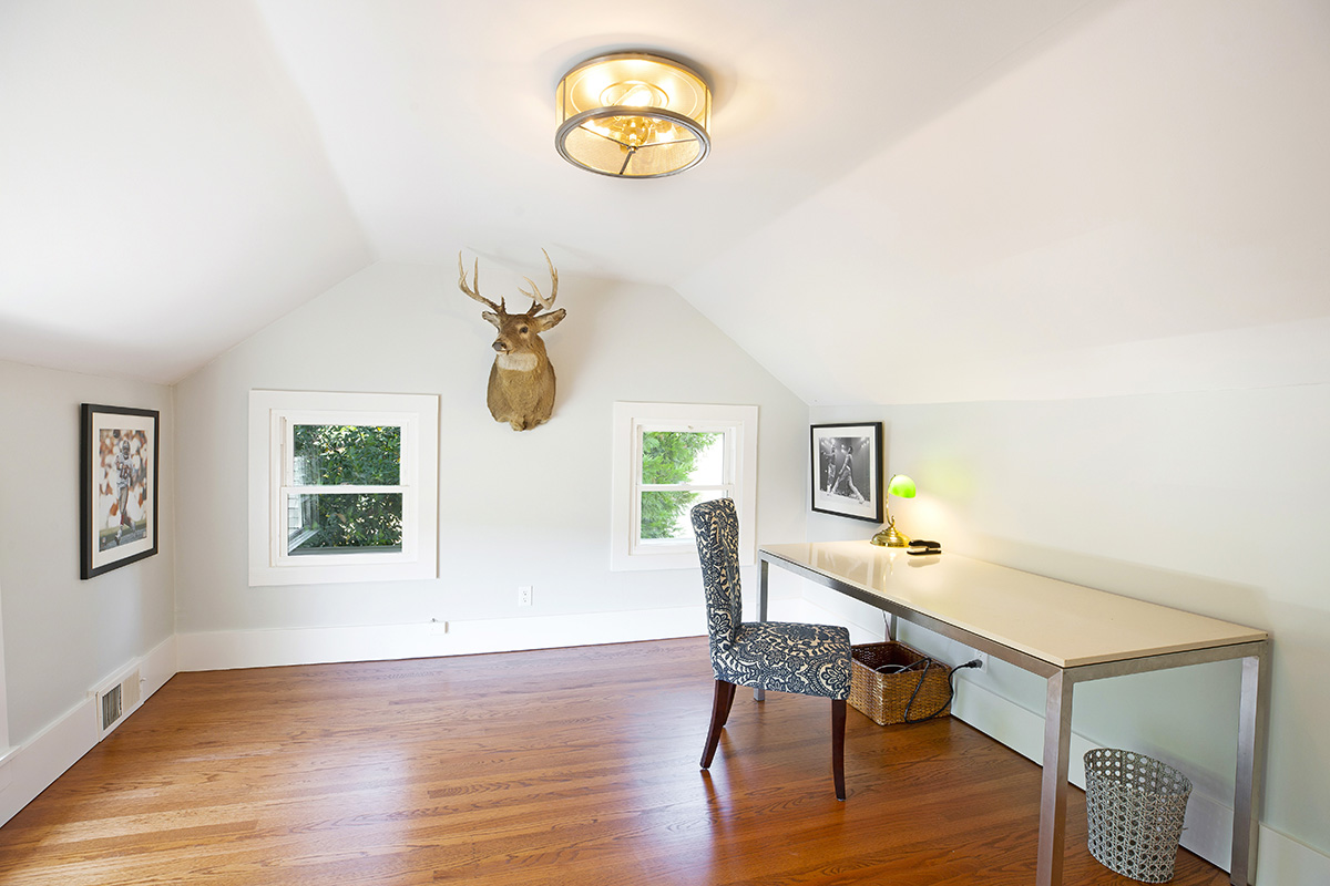 17 025- 1296HudsonAvenue