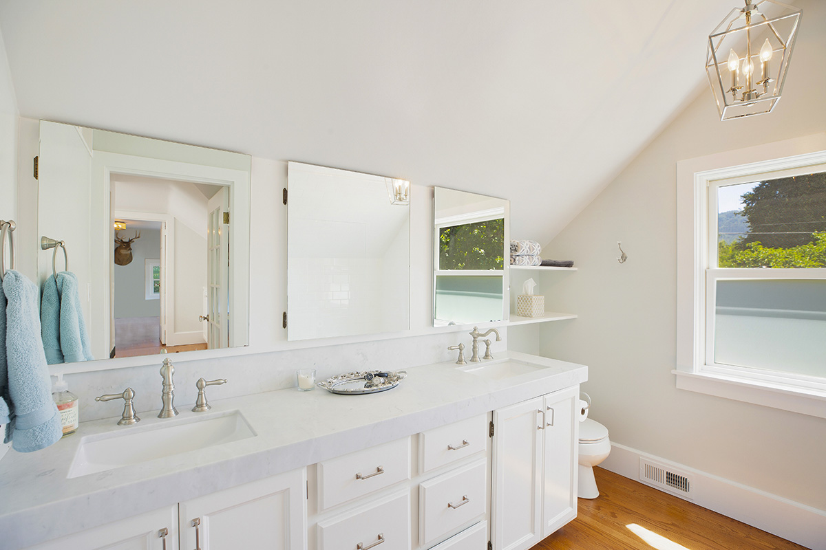 19 027- 1296HudsonAvenue