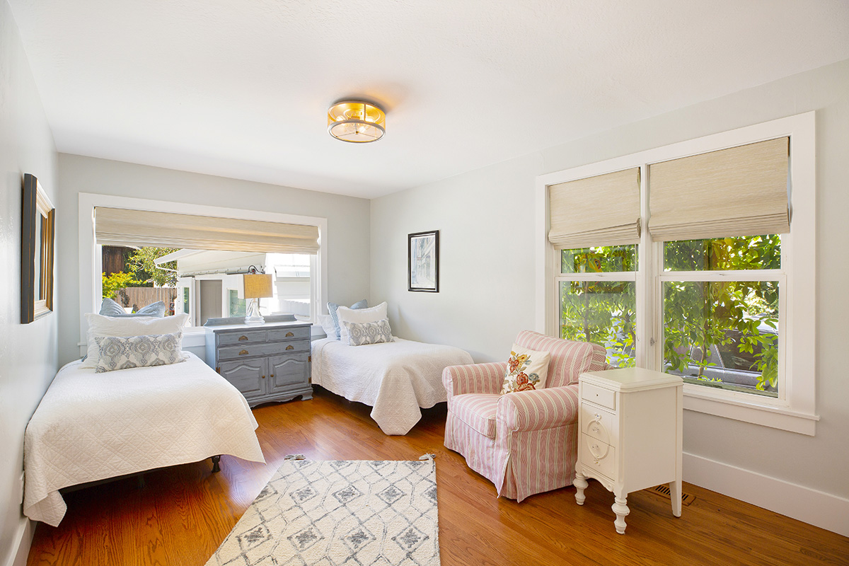 20 029- 1296HudsonAvenue