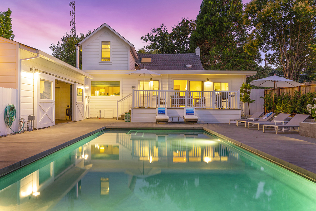 37 068- 1296HudsonAvenue