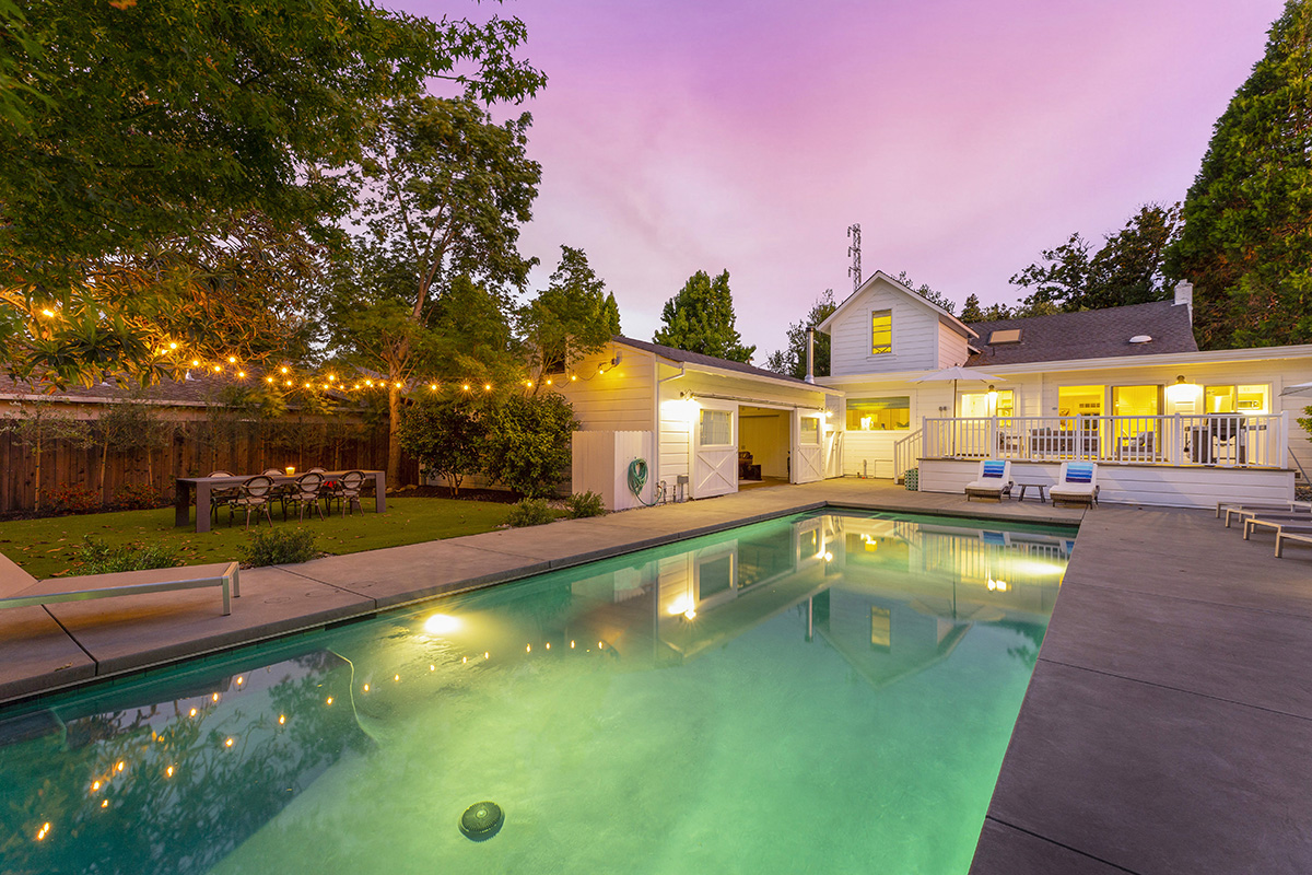 38 067- 1296HudsonAvenue