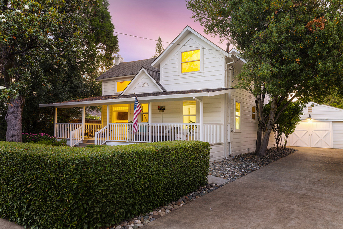 46 064- 1296HudsonAvenue