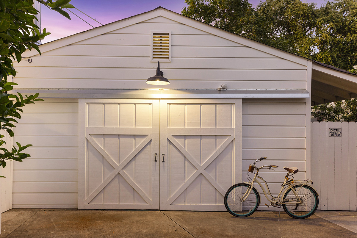 47 065- 1296HudsonAvenue