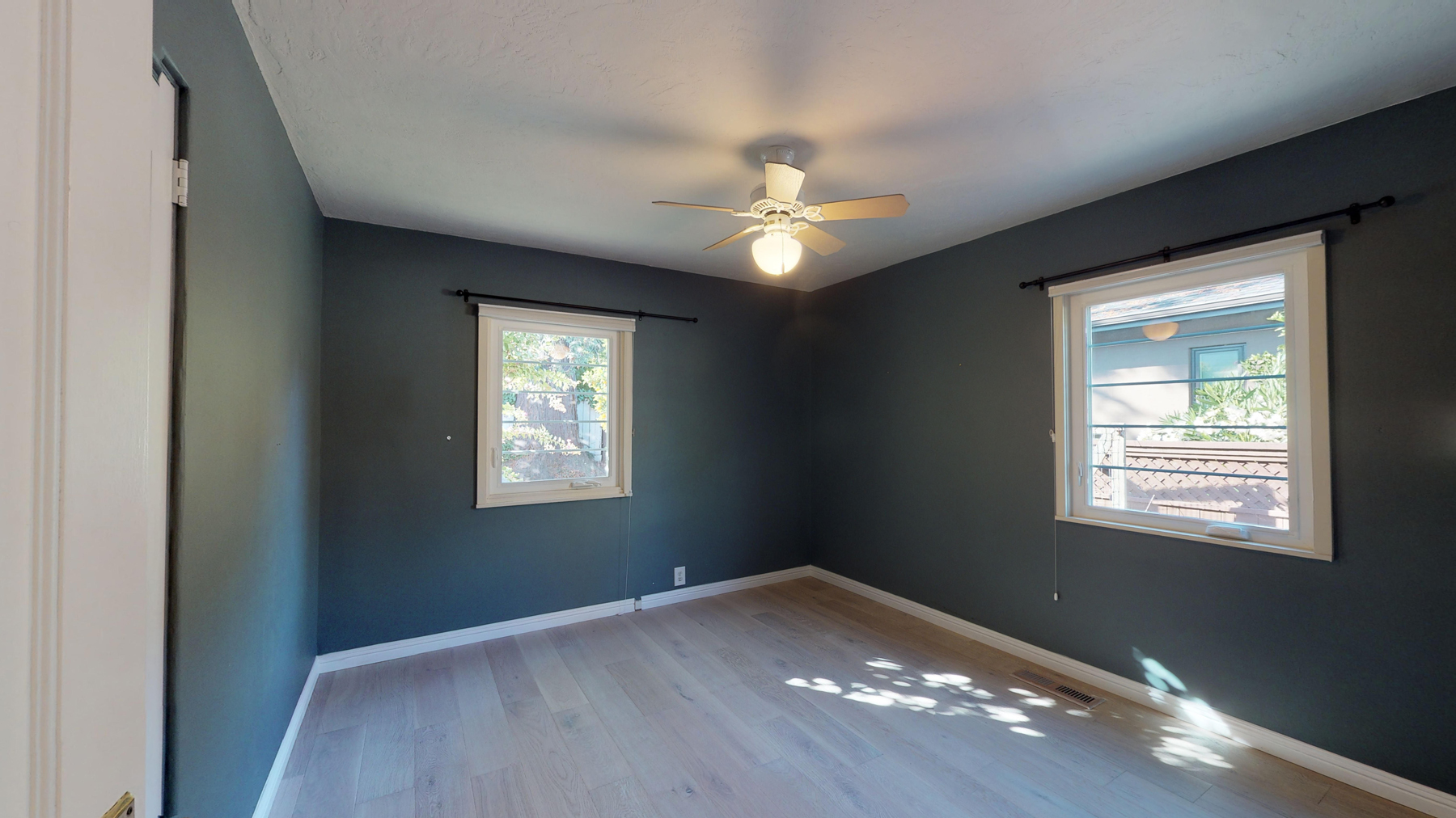 20 - St-Helena-Cottage-08262019_211420