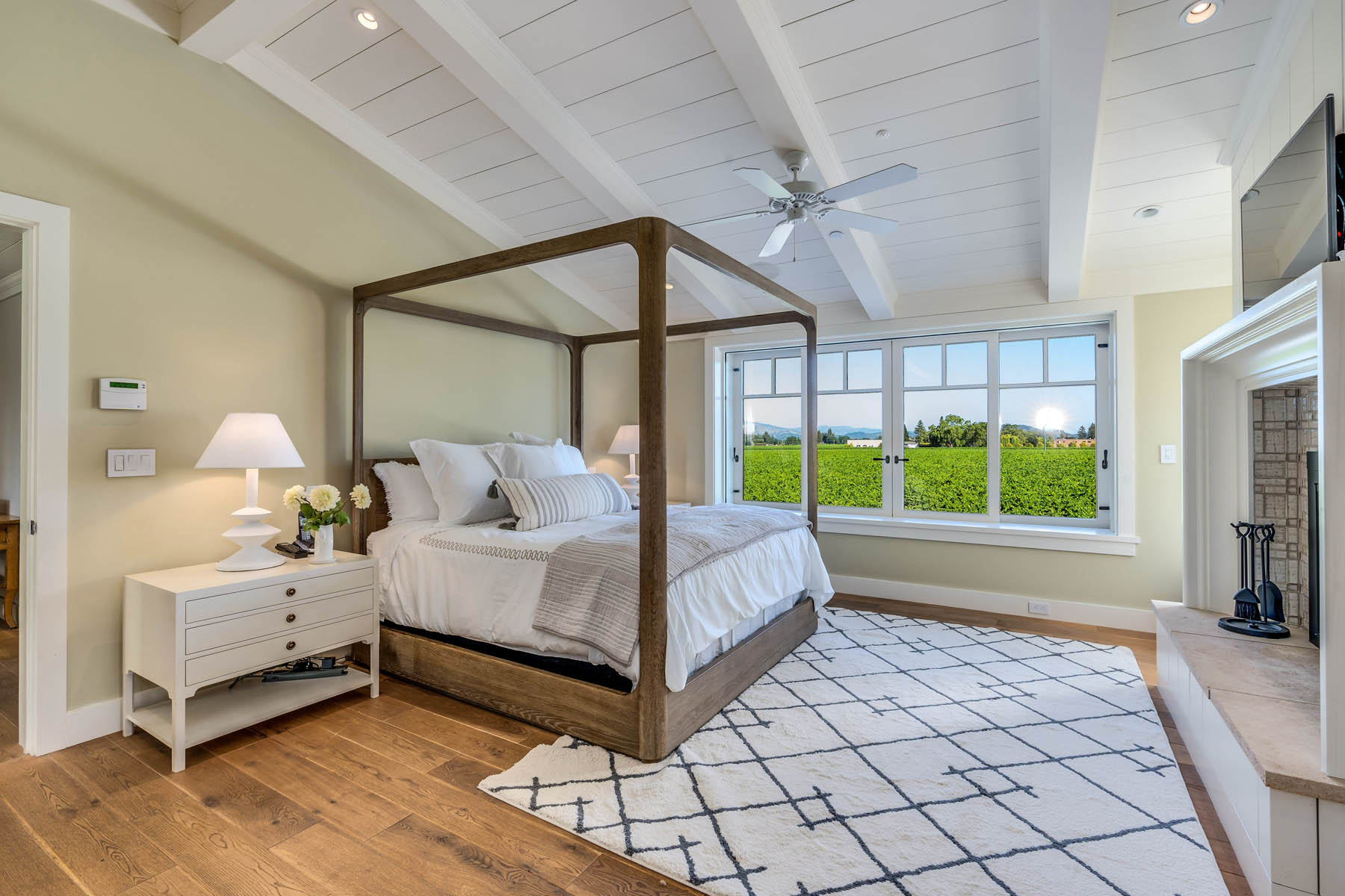 B32 - DSC01814- 1135RutherfordRoad