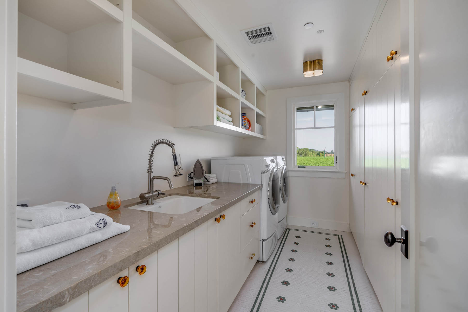 B49 - DSC01877- 1135RutherfordRoad