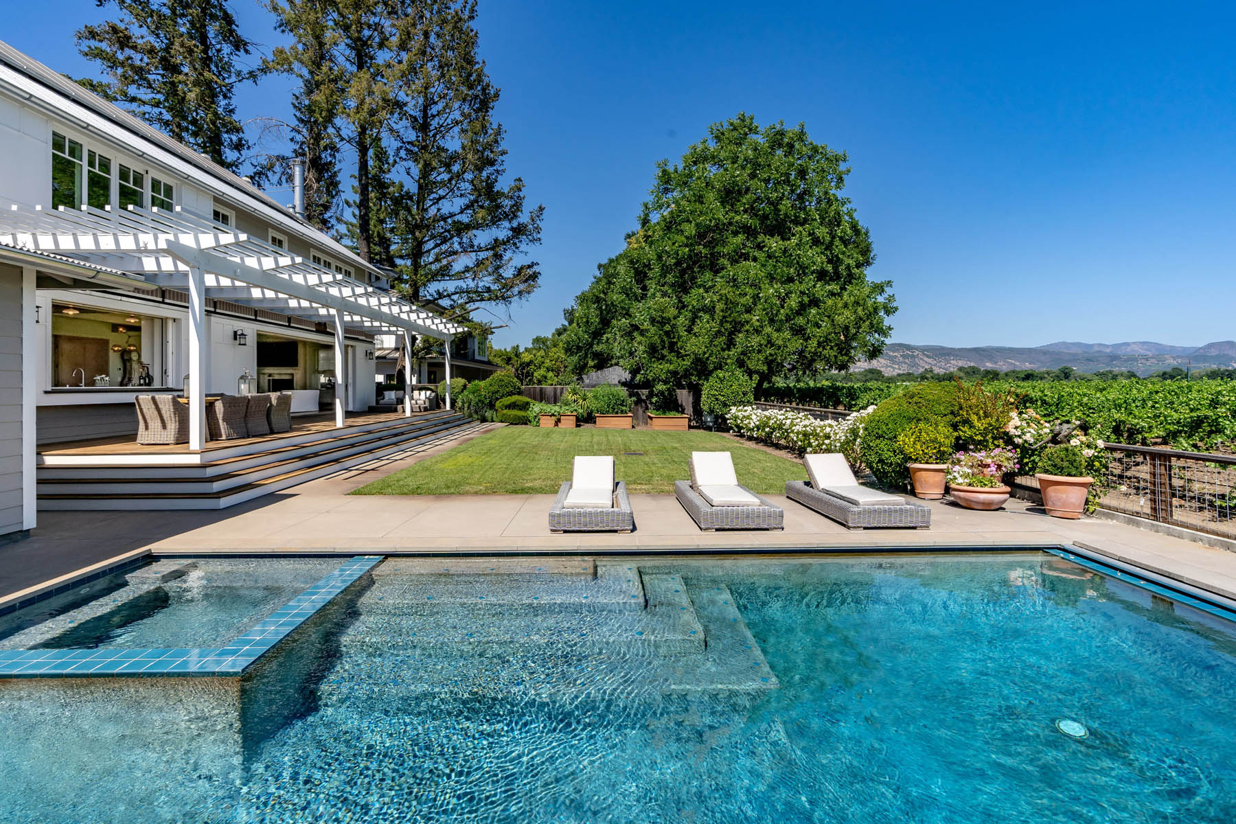 C12 - DSC01577- 1135RutherfordRoad