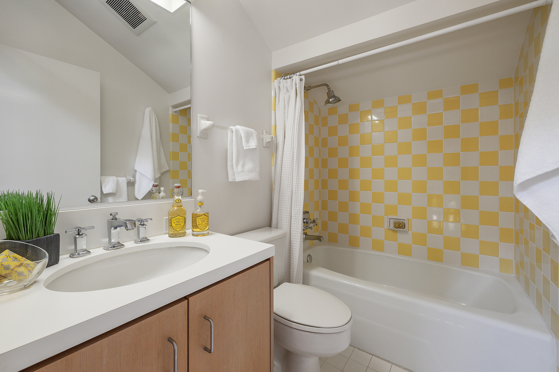 28 - 7940-saint-helena-highway.39024.p3k.42.print