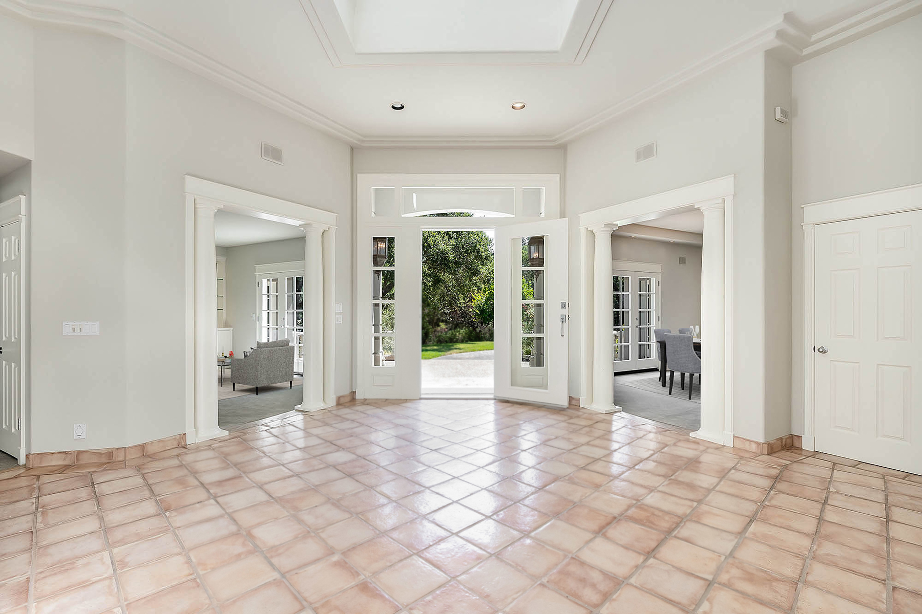 B01 - 15996578773_foyer1-EDIT