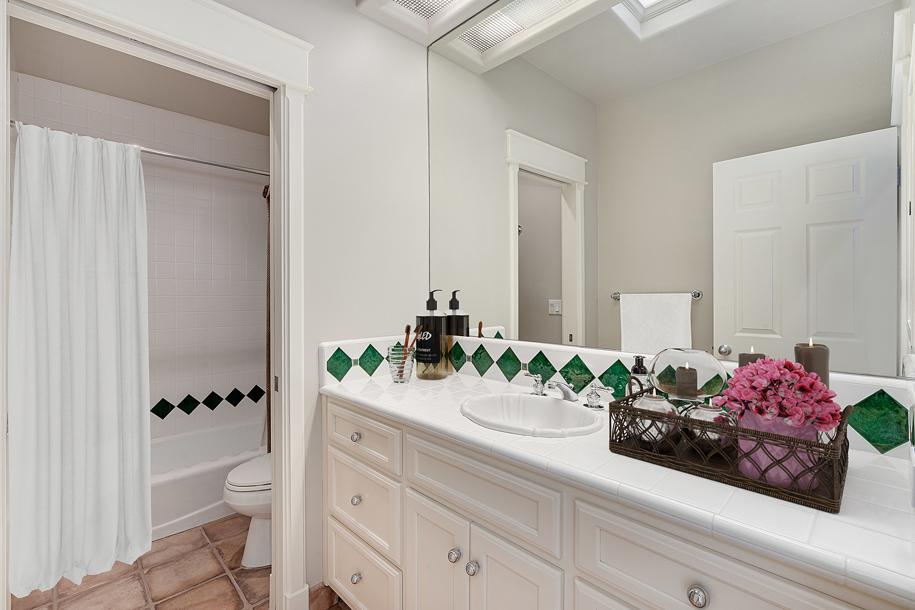 B15 - 15995719183_bath1