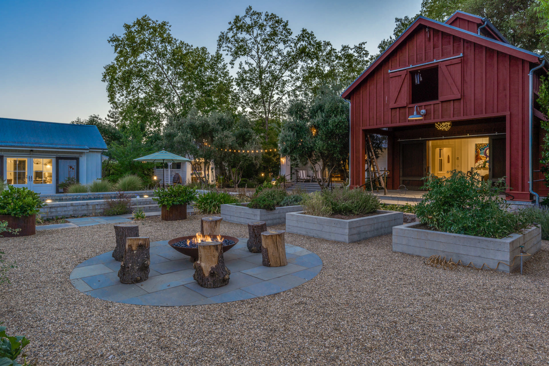 E04 - DSC00586-blended_EDITED