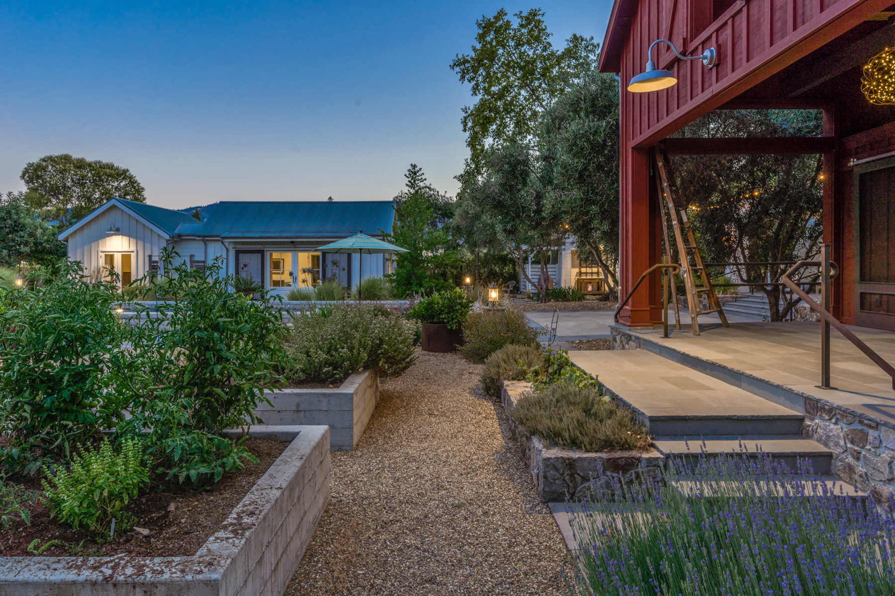 E07 - DSC00580-blended_EDITED