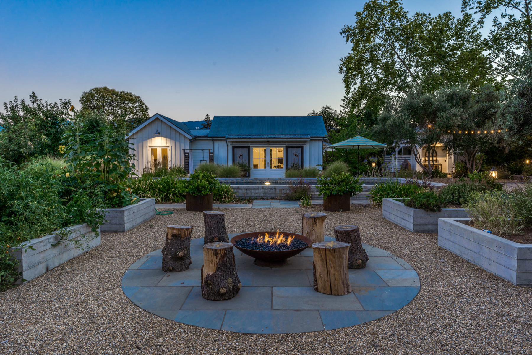 E08 - DSC00583-blended_EDITED