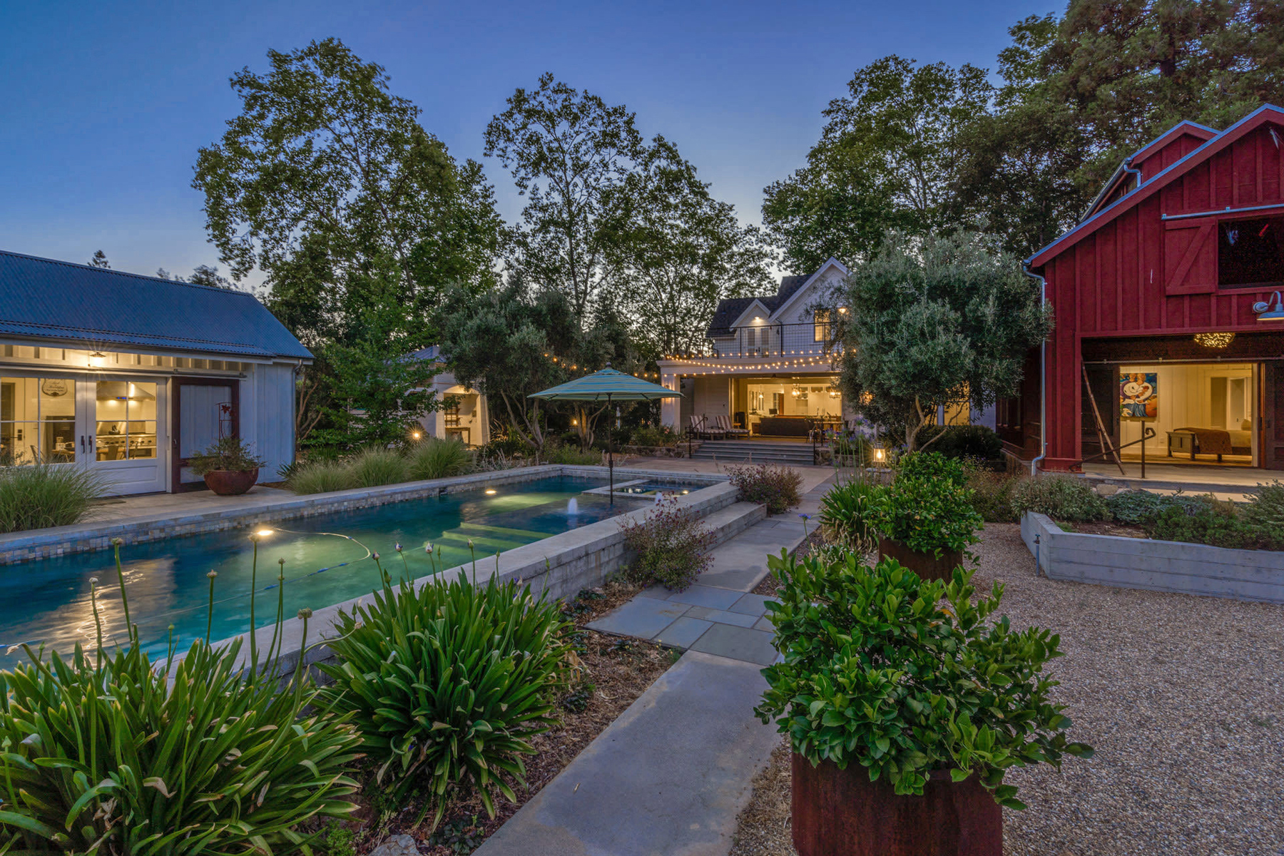 E09 - DSC00598-blended_EDITED2