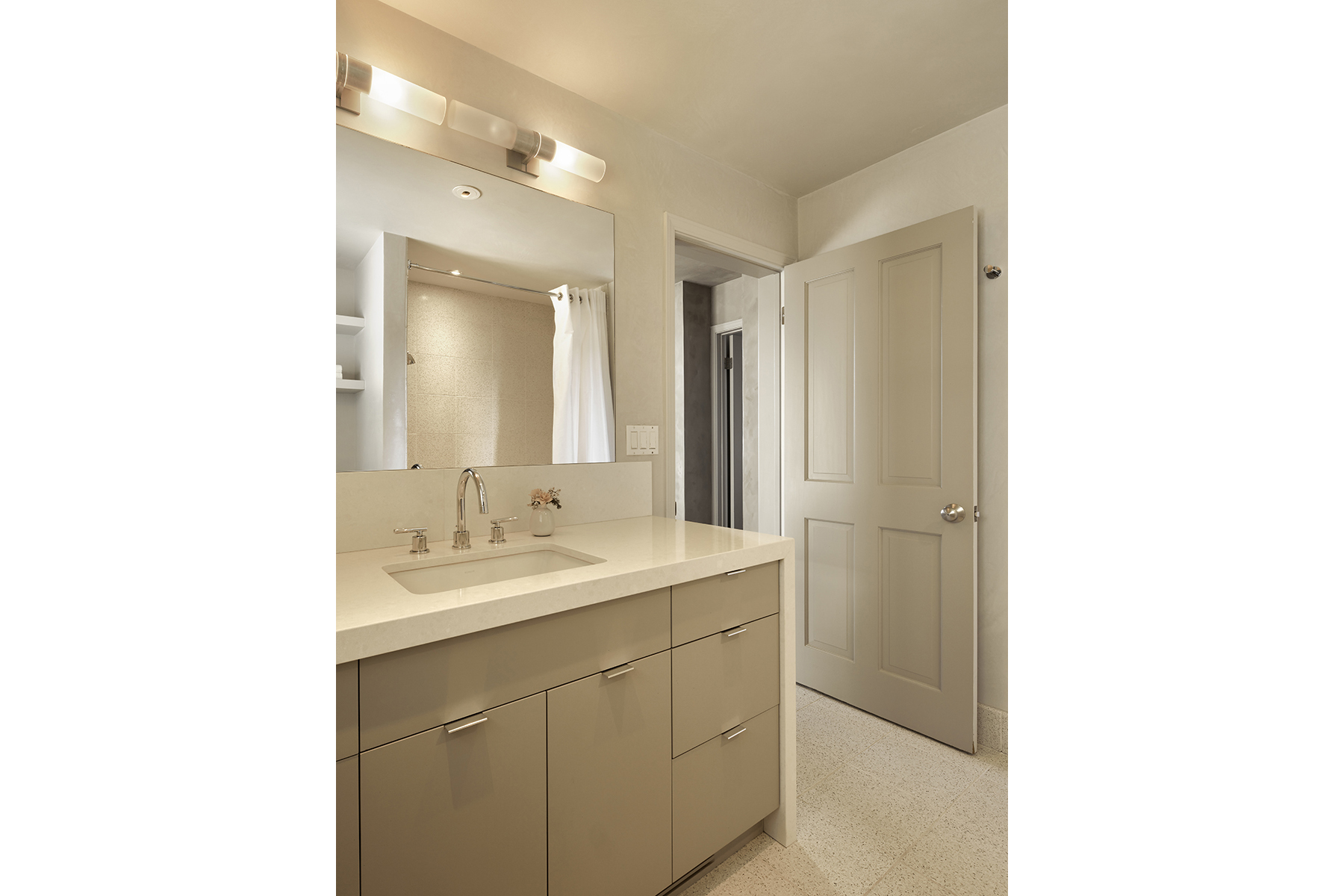 D06 - Karinya_CB_2440_Cropped